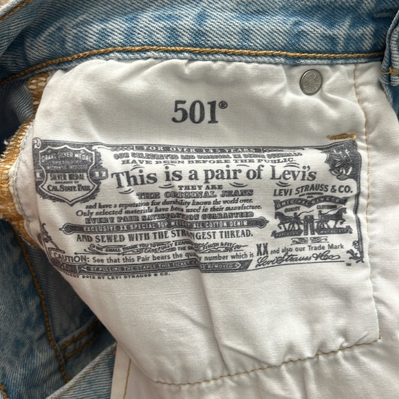 Levi 501 Jean Shorts - Picture 4 of 5